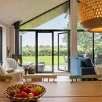 4 Bedroom Awesome In *