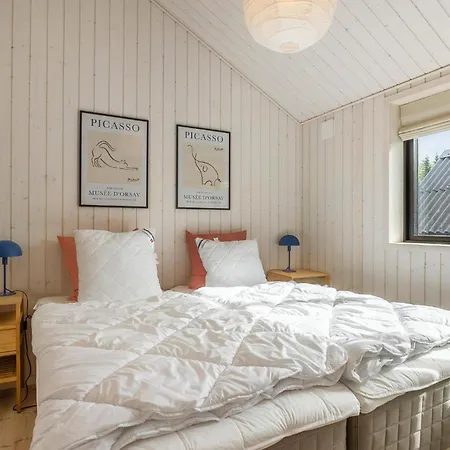 4 Bedroom Awesome In