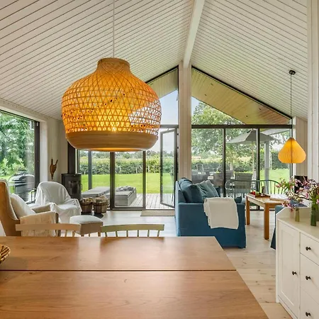 Дом отдыха 4 Bedroom Awesome In