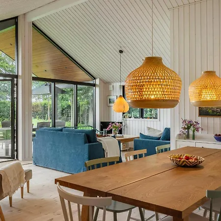 4 Bedroom Awesome In