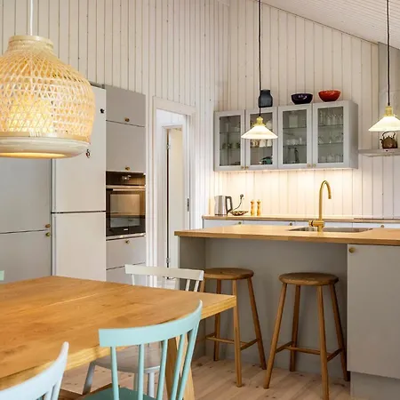 Дом отдыха 4 Bedroom Awesome In