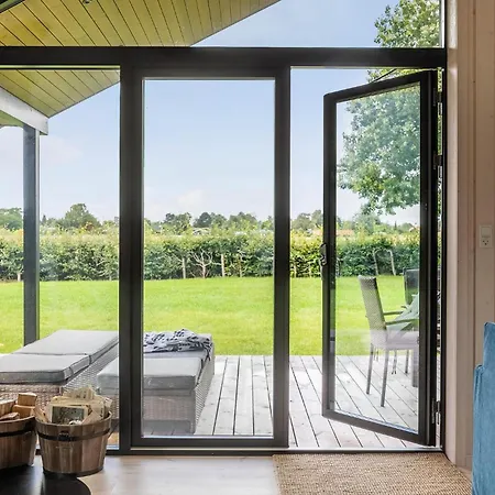 4 Bedroom Awesome In *
