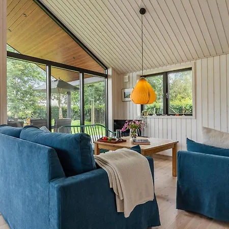 4 Bedroom Awesome In *