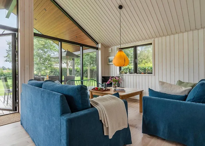 4 Bedroom Awesome In *